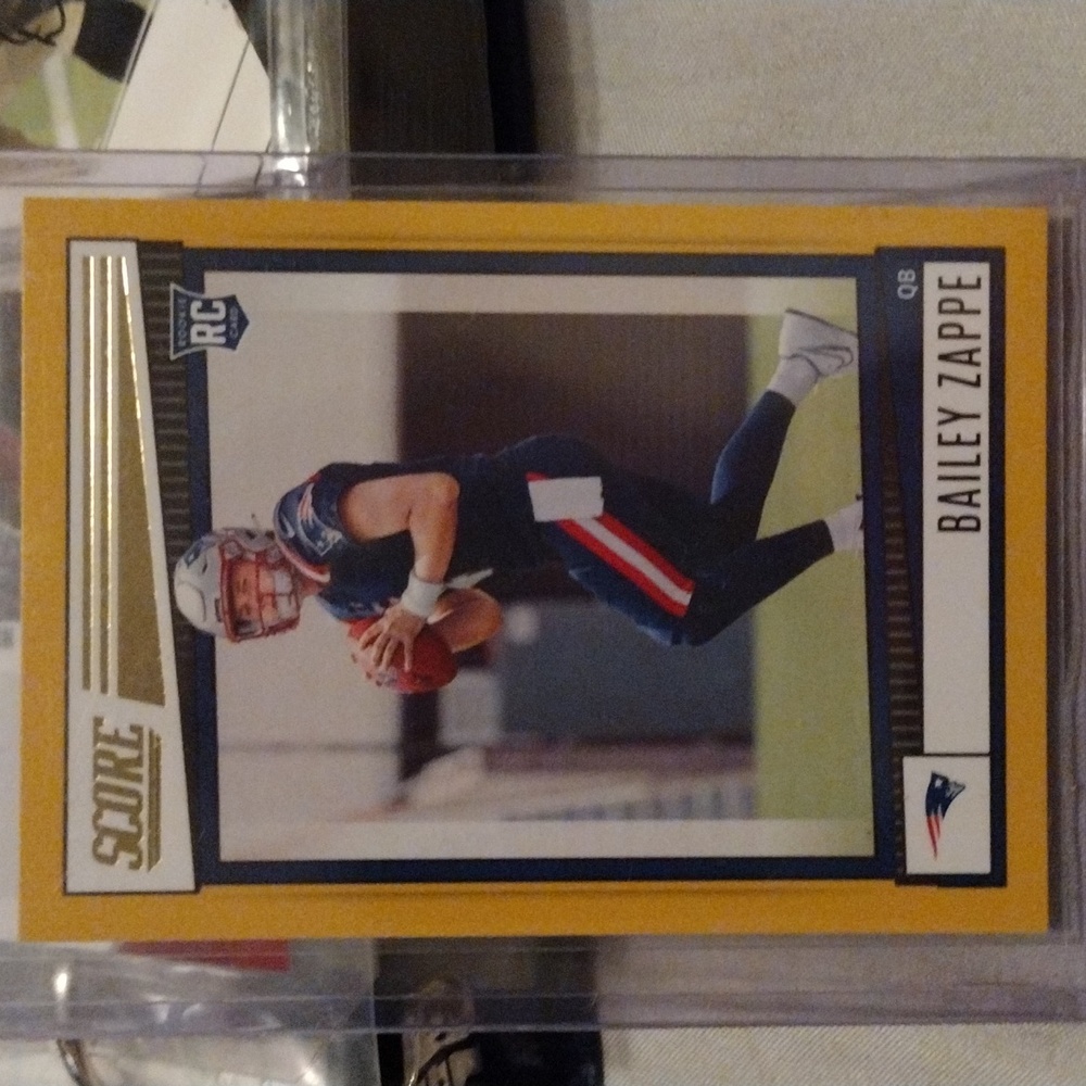 Bailey Zappe GOLD ROOKIE CARD 2022 score